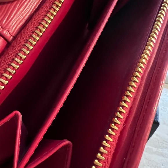 Prada Folded Wallet Saffiano Leather in Peonia (Fuchsia Pink) - Picture 6 of 9